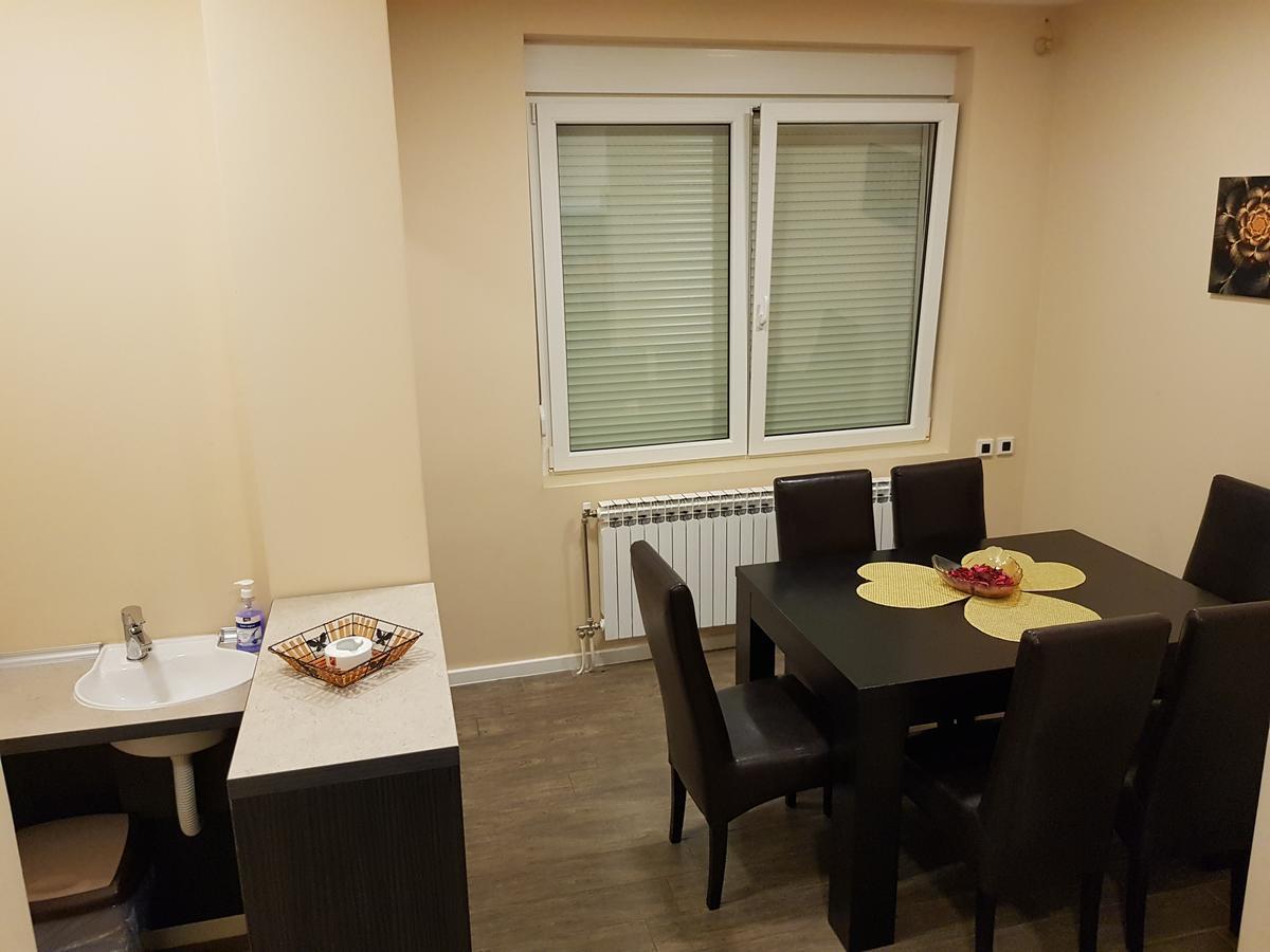 Ni Ceca Apartman מראה חיצוני תמונה