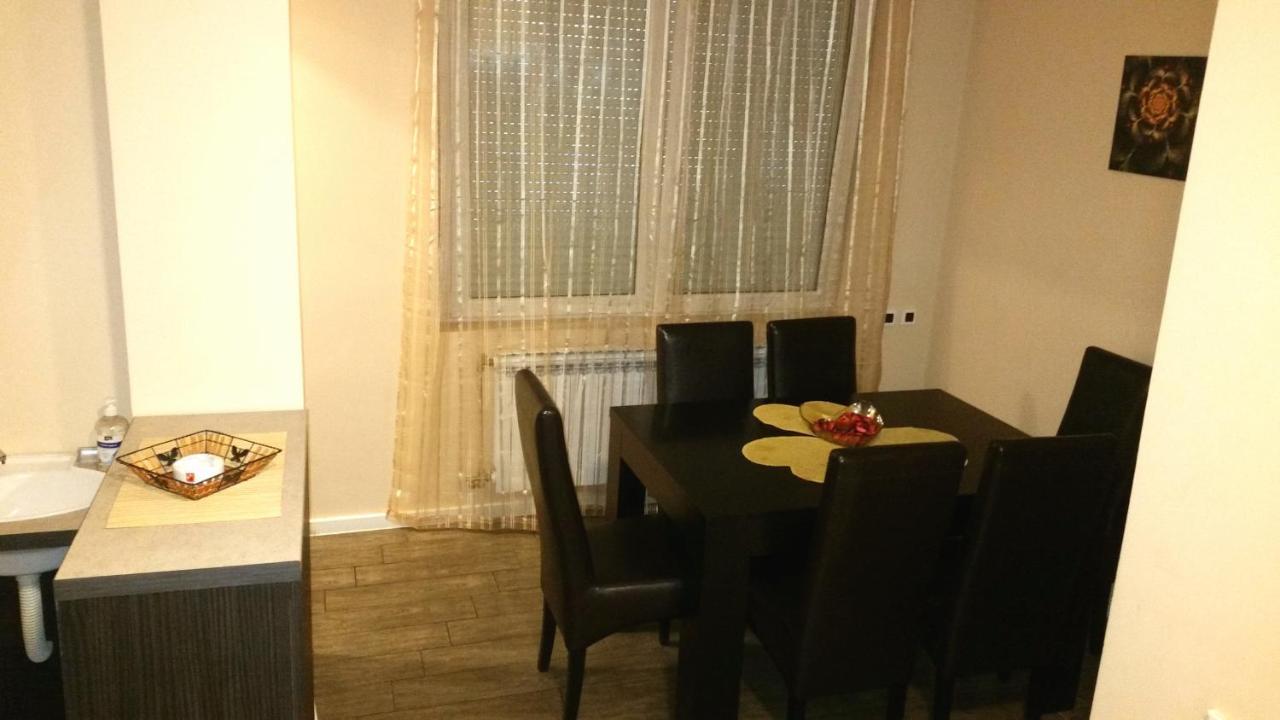 Ni Ceca Apartman מראה חיצוני תמונה