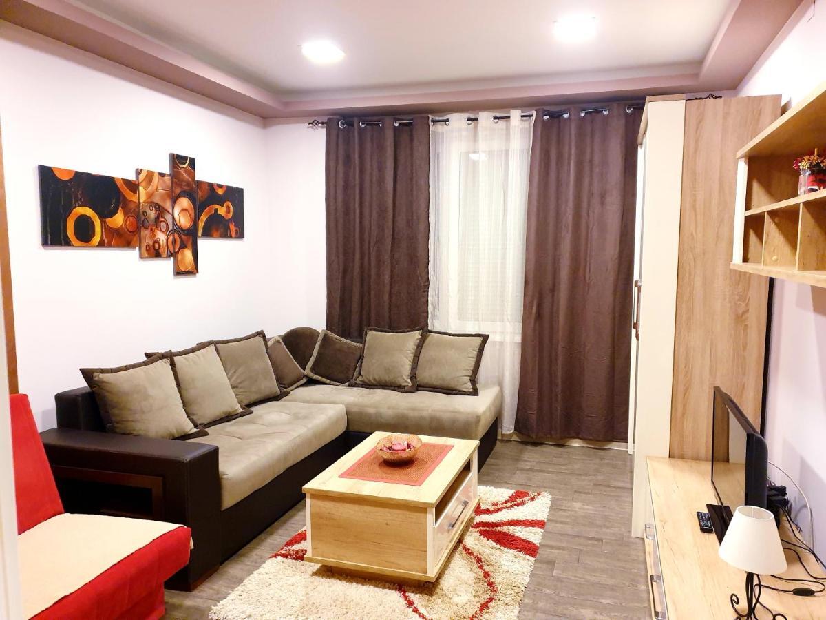 Ni Ceca Apartman מראה חיצוני תמונה