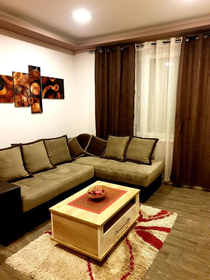 Ni Ceca Apartman מראה חיצוני תמונה